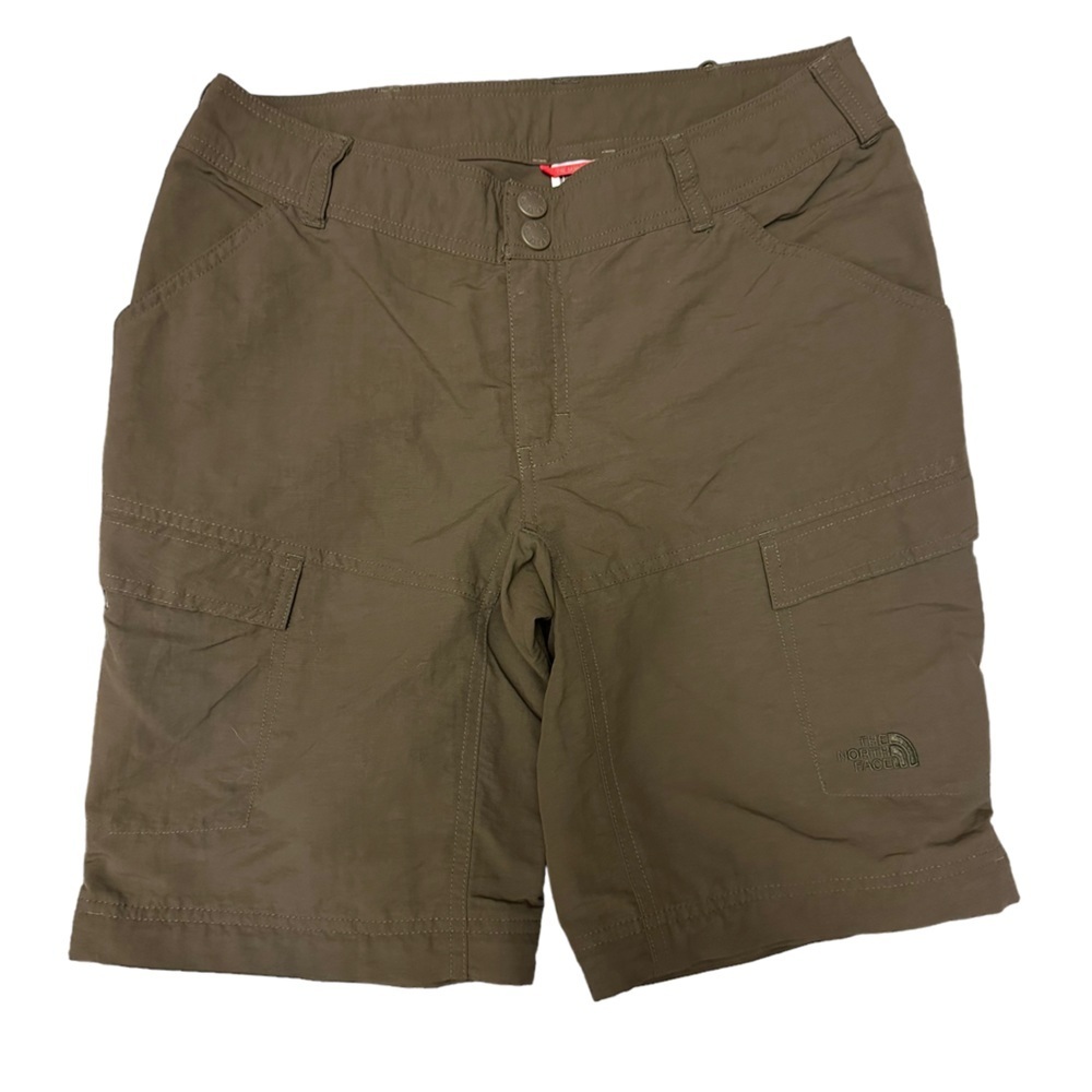 The North Face Women's Outdoor Hiking Cargo Short in Green Size: 6
